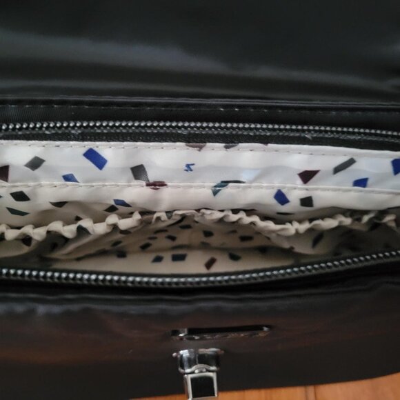 Lug crossbody, black - Picture 3 of 3